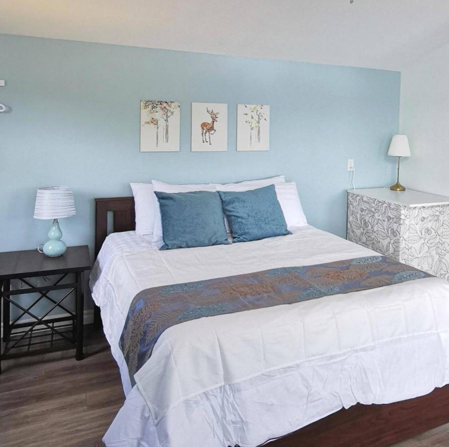 Knotty Pine Ocean Front Suite - Adults Only Ingonish Exterior photo